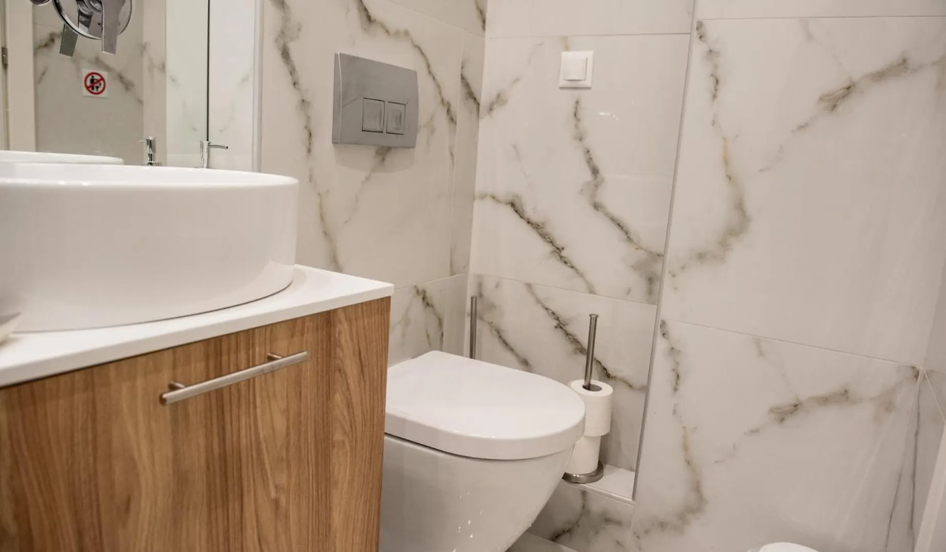 Leiland #Colony_White_Tower_Suite Thessaloniki Greece